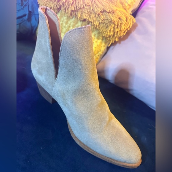 FREE PEOPLE tan suede cut out bootie sz 39 8.5 or 9 - Picture 4 of 4